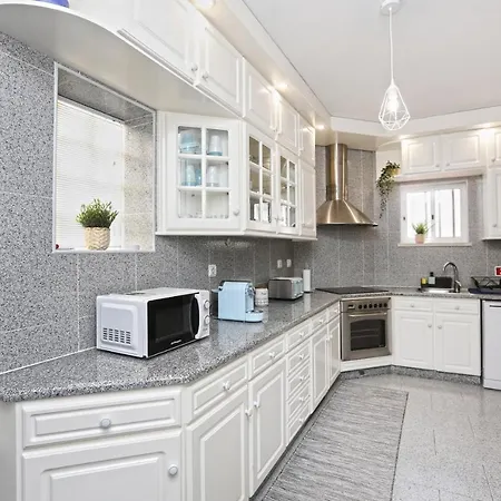 Sunrise Terrace Apartament *